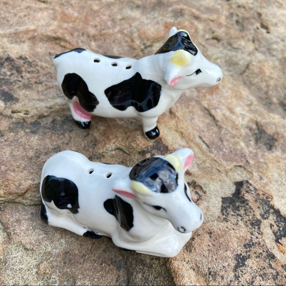 Cow Salt & Pepper Shakers - Picture 3 of 7